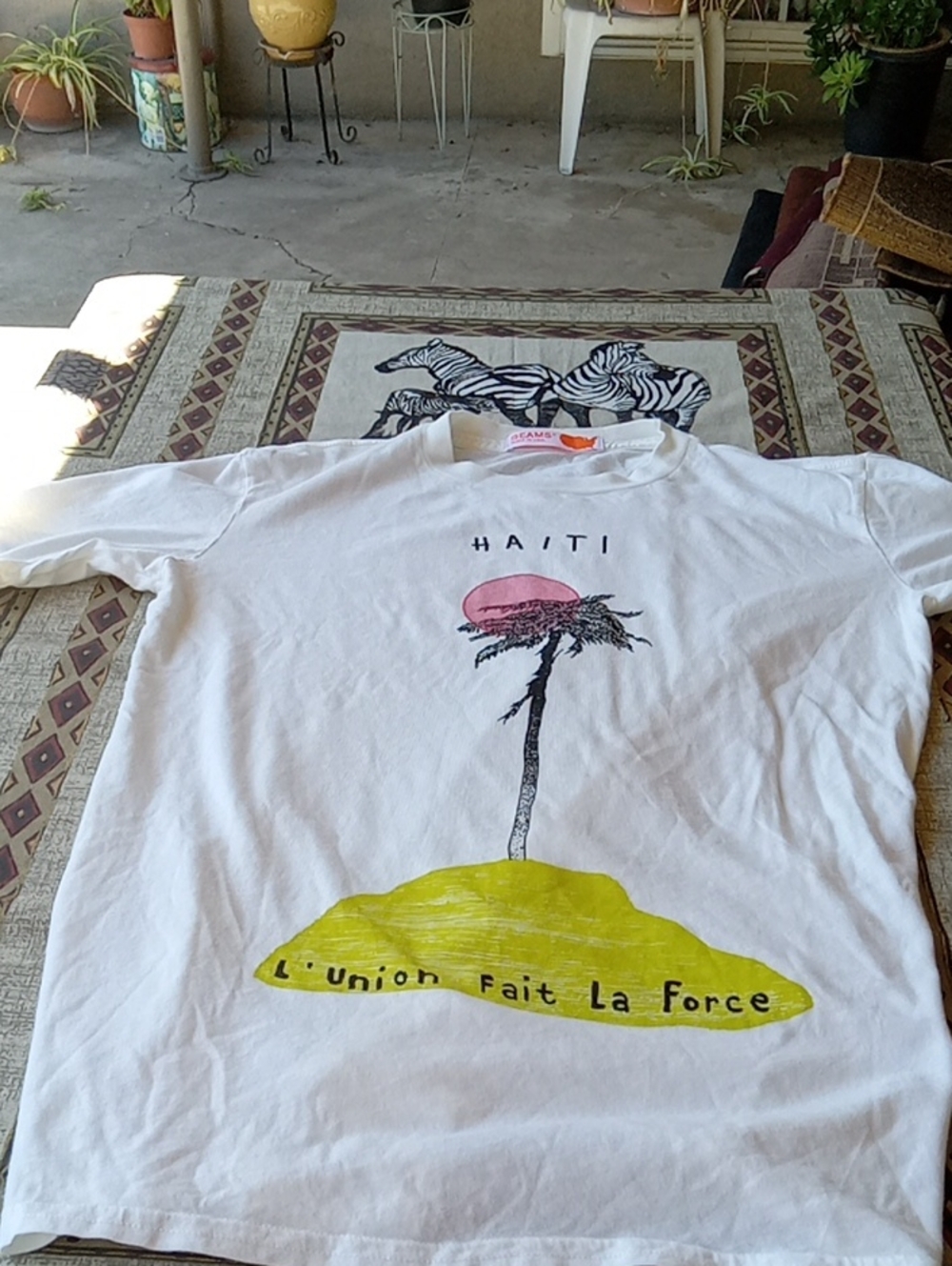 BEAMS WHITE HAITI T-SHIRT